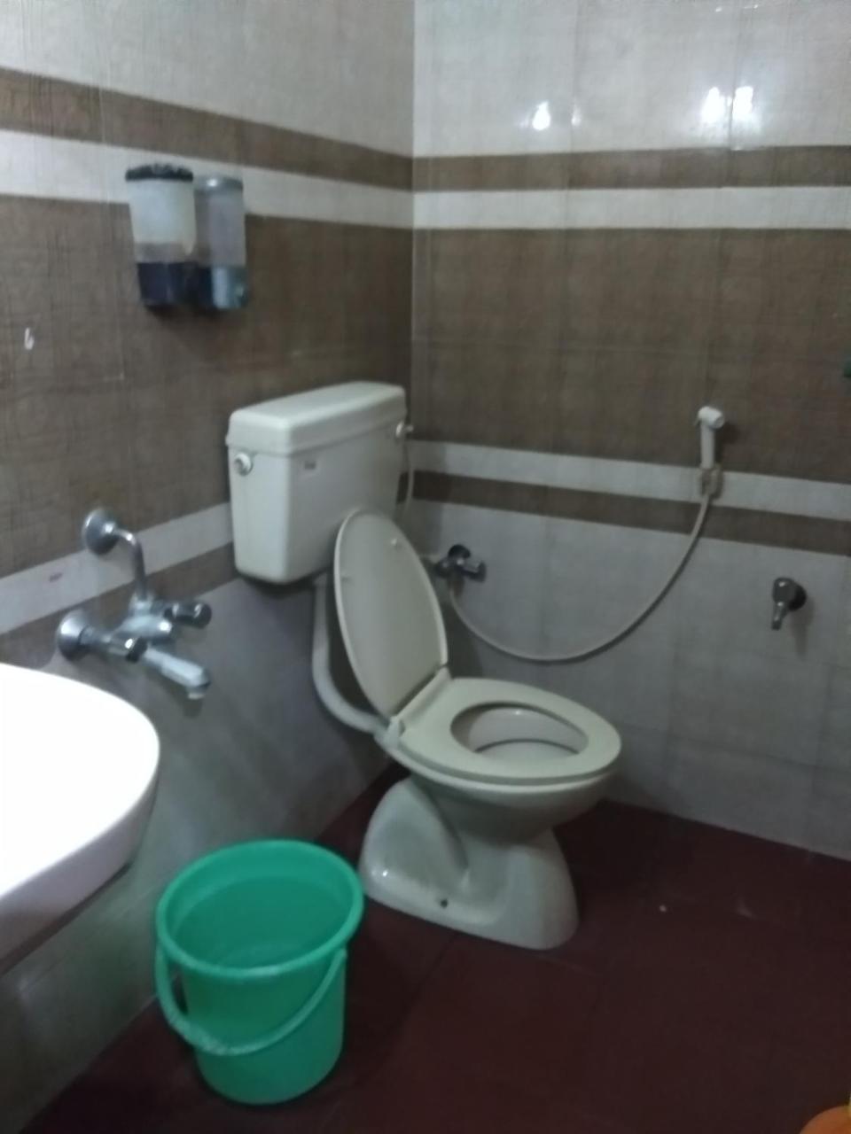 Sai Tirumala Residency Тирупати Экстерьер фото