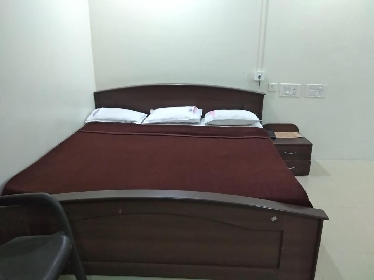 Sai Tirumala Residency Тирупати Экстерьер фото